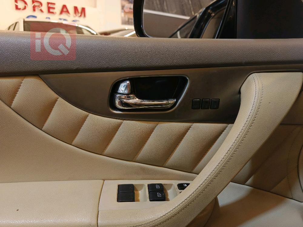 انفنتي QX70